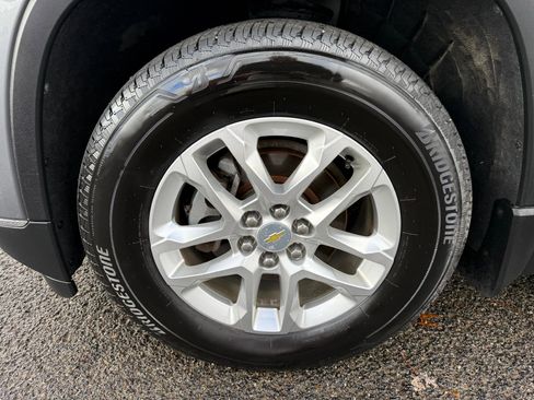 Certified 2020 Chevrolet Traverse LT image 11