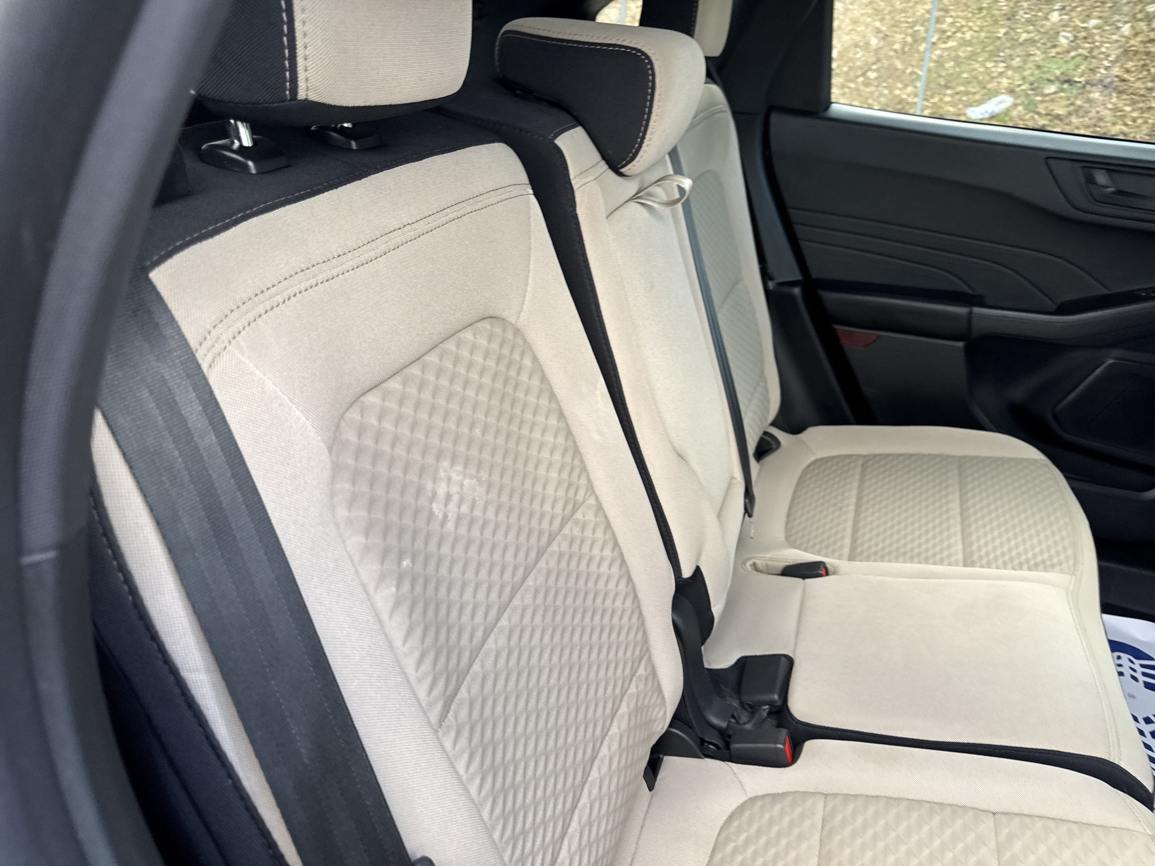 Used 2022 Ford Escape SE w/ SE Sport Appearance Package FWD image 11