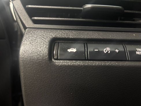 Used 2025 Nissan Altima 2.5 SV FWD image 19