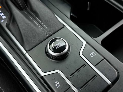 Certified 2023 Kia Sorento LX FWD image 7