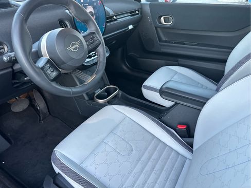 Certified 2025 MINI Cooper 2-Door Hardtop image 8