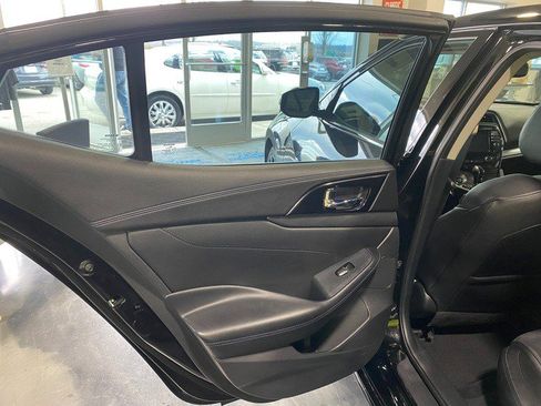 Used 2017 Nissan Maxima SR w/ Midnight Edition image 14