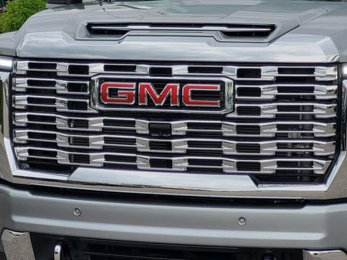 New 2025 GMC Sierra 2500 Denali w/ Denali Reserve Package image 39