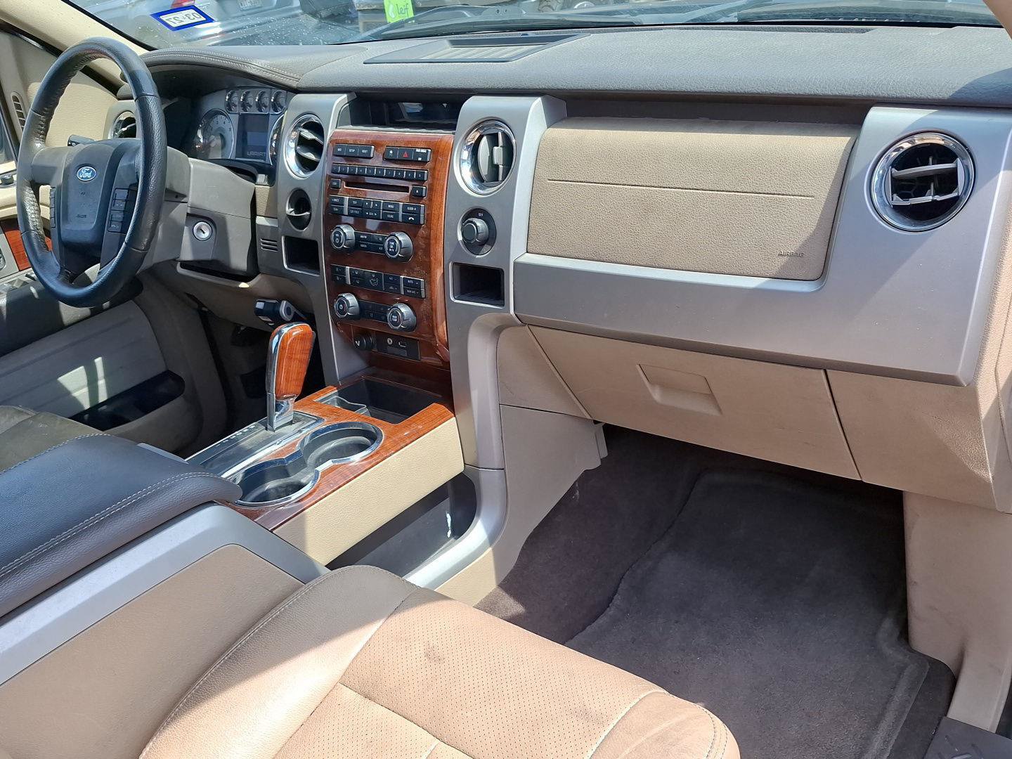 Used 2010 Ford F150 Lariat RWD image 11