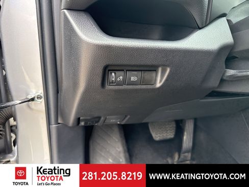 Used 2025 Toyota RAV4 XLE image 14