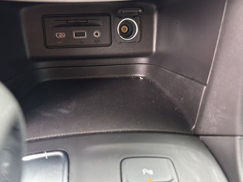 Used 2024 Chevrolet Equinox LT FWD image 28