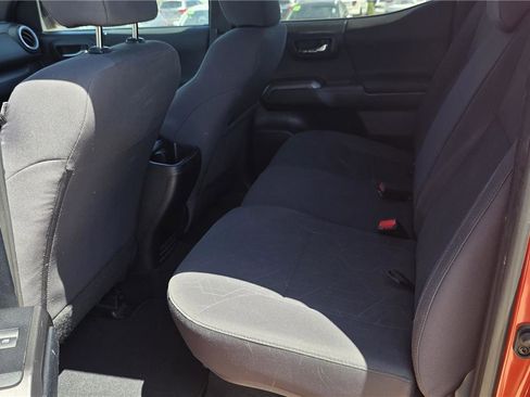 Used 2016 Toyota Tacoma TRD Off-Road w/ Premium & Technology Package RWD image 13