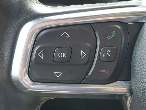 Used 2022 Jeep Wrangler Unlimited Sahara w/ Cold Weather Group AWD/4WD image 10