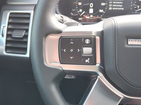 Certified 2025 Land Rover Discovery Dynamic SE AWD/4WD image 25