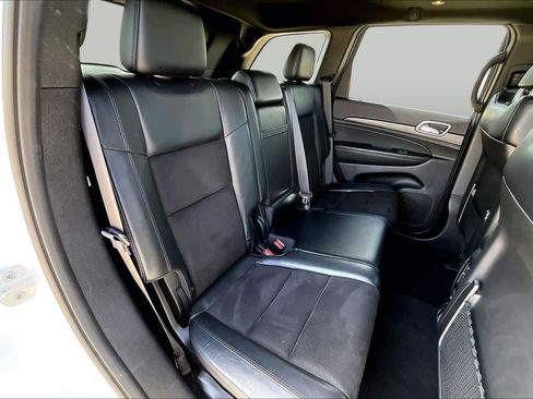 Used 2019 Jeep Grand Cherokee Altitude RWD image 20