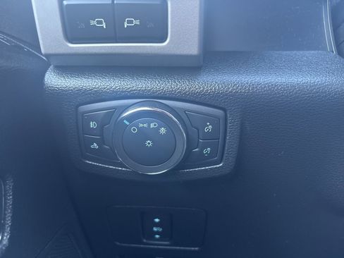 Used 2020 Ford F250 Lariat w/ Chrome Package image 25