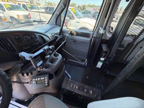 Used 2001 Ford E-350 and Econoline 350 Extended Super Duty image 16