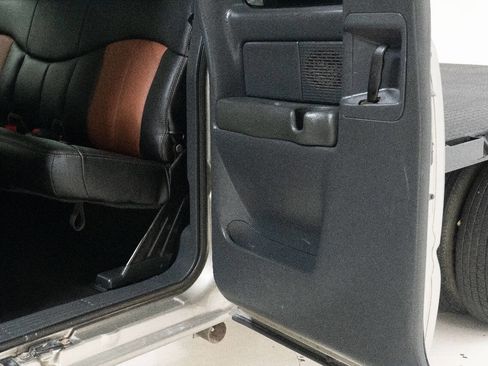 Used 2002 Chevrolet Silverado 3500 4X2 4dr Extended Cab image 21