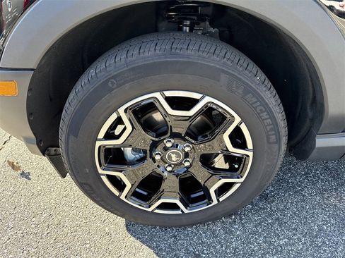 Used 2025 Ford Bronco Sport Outer Banks w/ Outer Banks Tech Package+ image 11