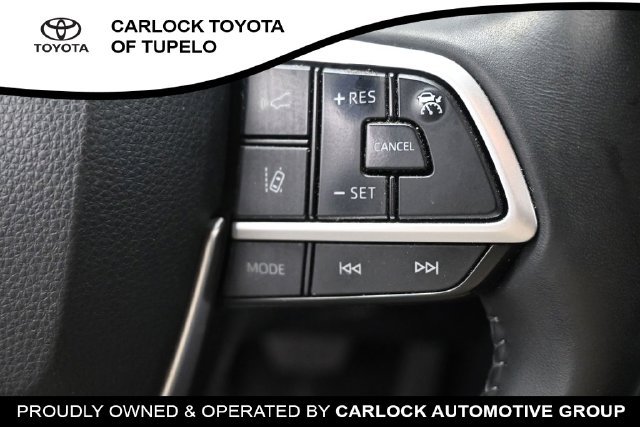 Used 2023 Toyota Highlander LE AWD/4WD image 30