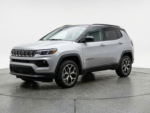 Used 2025 Jeep Compass Limited AWD/4WD image 2