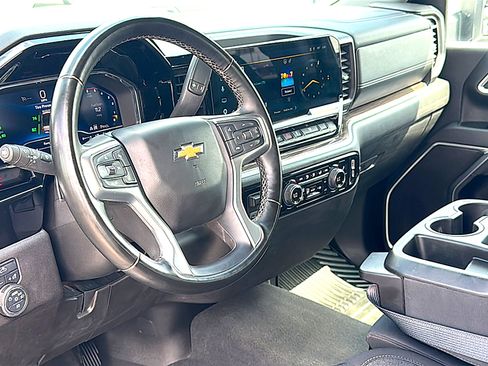 Used 2025 Chevrolet Silverado 2500 LT w/ Convenience Package AWD/4WD image 12