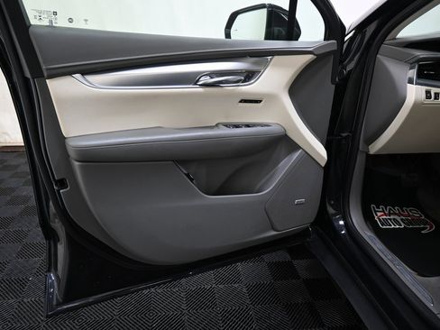 Used 2020 Cadillac XT5 Premium Luxury image 29