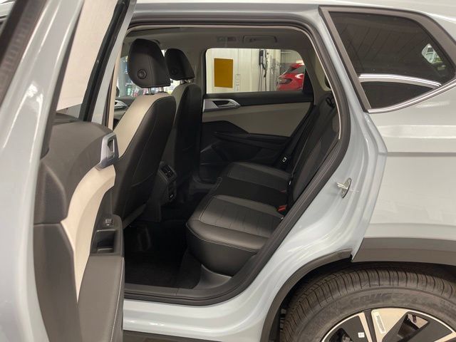 New 2027 Volkswagen Taos SE AWD/4WD image 8