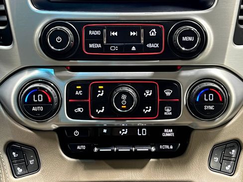 Used 2016 GMC Yukon SLT w/ Open Road Package AWD/4WD image 29