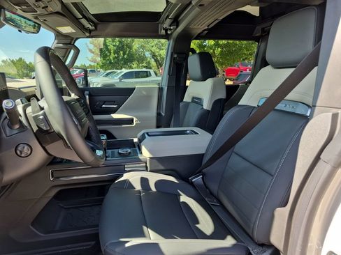 New 2026 GMC Hummer EV 4x4 Crew Cab w/ LPO, Dark Essentials Package image 19