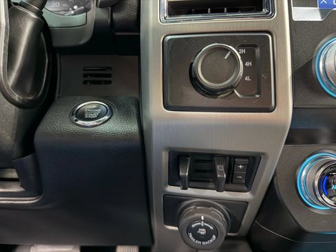 Used 2021 Ford F450 Platinum w/ FX4 Off-Road Package image 30