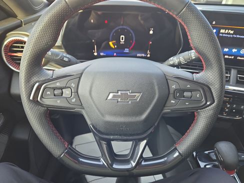 Used 2024 Chevrolet Trax RS image 14