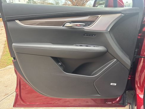 Used 2024 Cadillac XT6 Premium Luxury w/ Platinum Package image 22