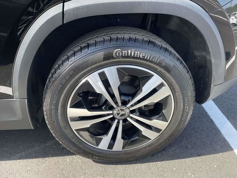 Used 2025 Mercedes-Benz GLA 250 4MATIC image 28