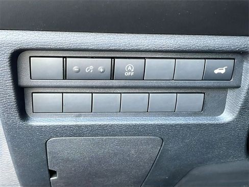 New 2026 Mitsubishi Outlander SE image 9