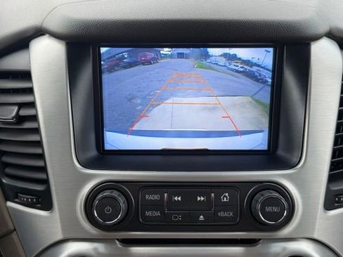Used 2017 GMC Yukon SLT w/ Premium Edition AWD/4WD image 29
