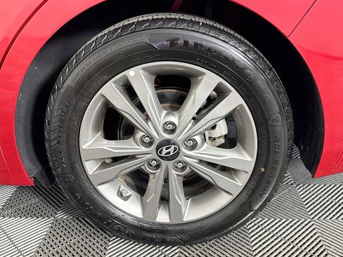 Used 2018 Hyundai Elantra SEL image 65