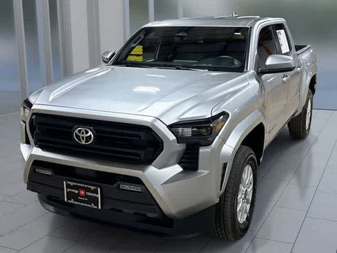 Certified 2025 Toyota Tacoma SR5 AWD/4WD image 1