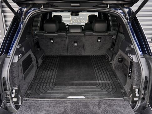 Used 2023 Land Rover Range Rover Long Wheelbase SE image 15