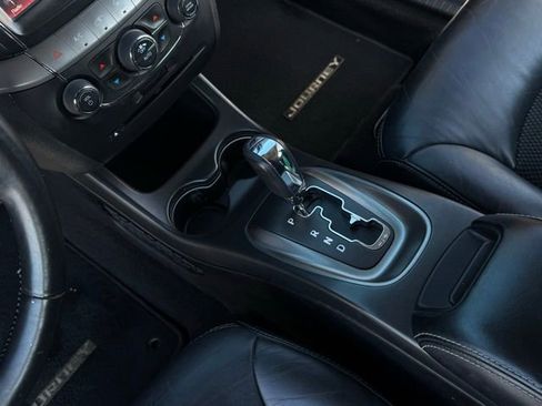 Used 2015 Dodge Journey Crossroad w/ Flexible Seating Group image 32