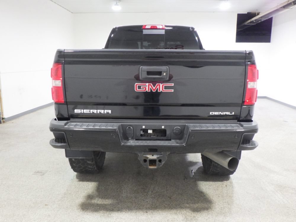 Used 2019 GMC Sierra 2500 Denali w/ Duramax Plus Package AWD/4WD image 3