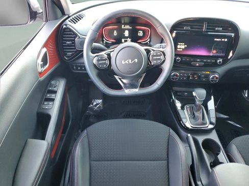 Certified 2025 Kia Soul GT-Line image 11