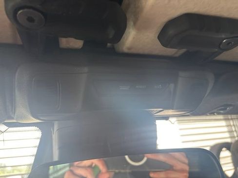 Used 2025 Jeep Wrangler Unlimited Sahara AWD/4WD image 30
