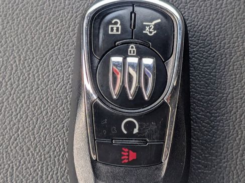 Used 2025 Buick Envista Preferred w/ Convenience II Package image 35