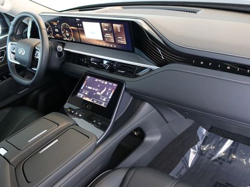 Certified 2025 INFINITI QX80 Sensory image 45