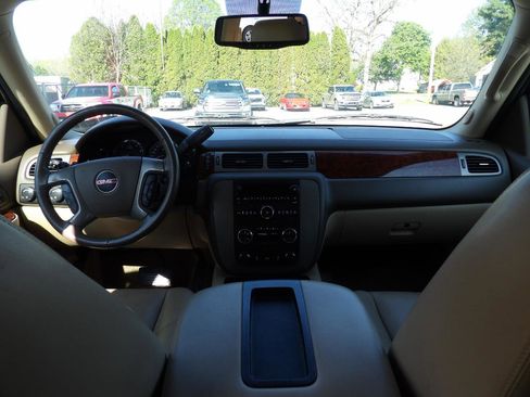 Used 2013 GMC Yukon SLT w/ SLT Chrome Package AWD/4WD image 11