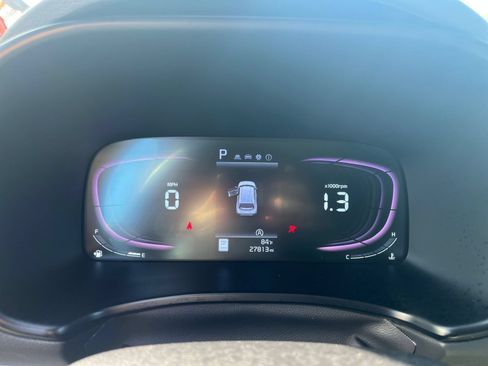 Used 2025 Kia Soul LX w/ LX Technology Package FWD image 38