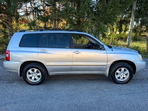Used 2002 Toyota Highlander GREAT VALUE AWD image 2