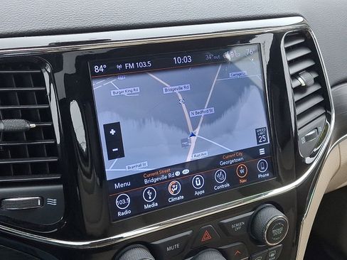 Used 2019 Jeep Grand Cherokee Limited image 18