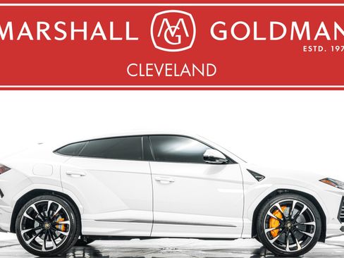 Used 2022 Lamborghini Urus AWD/4WD image 1