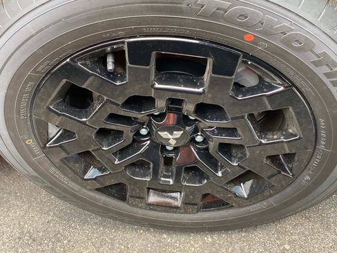 New 2025 Mitsubishi Outlander Trail Edition image 8