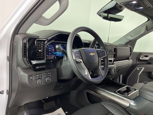 Used 2026 Chevrolet Silverado 2500 LTZ w/ LTZ Premium Package image 15