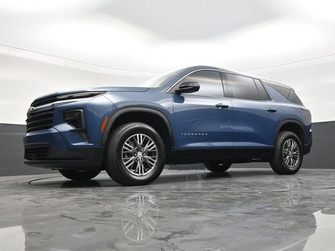 Used 2024 Chevrolet Traverse LS FWD image 21