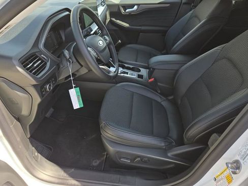 New 2025 Ford Escape SE image 25