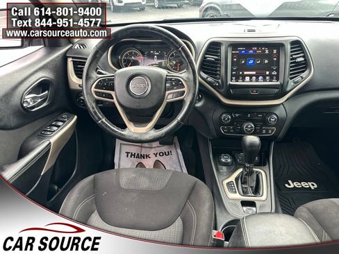 Used 2017 Jeep Cherokee Latitude w/ Comfort/Convenience Group AWD/4WD image 15